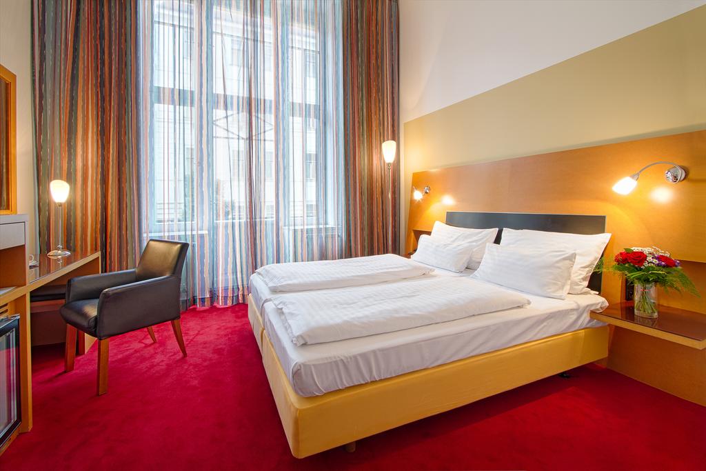 Photo of this room