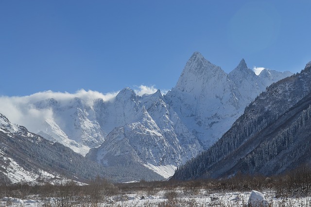 mountains-1188711_640