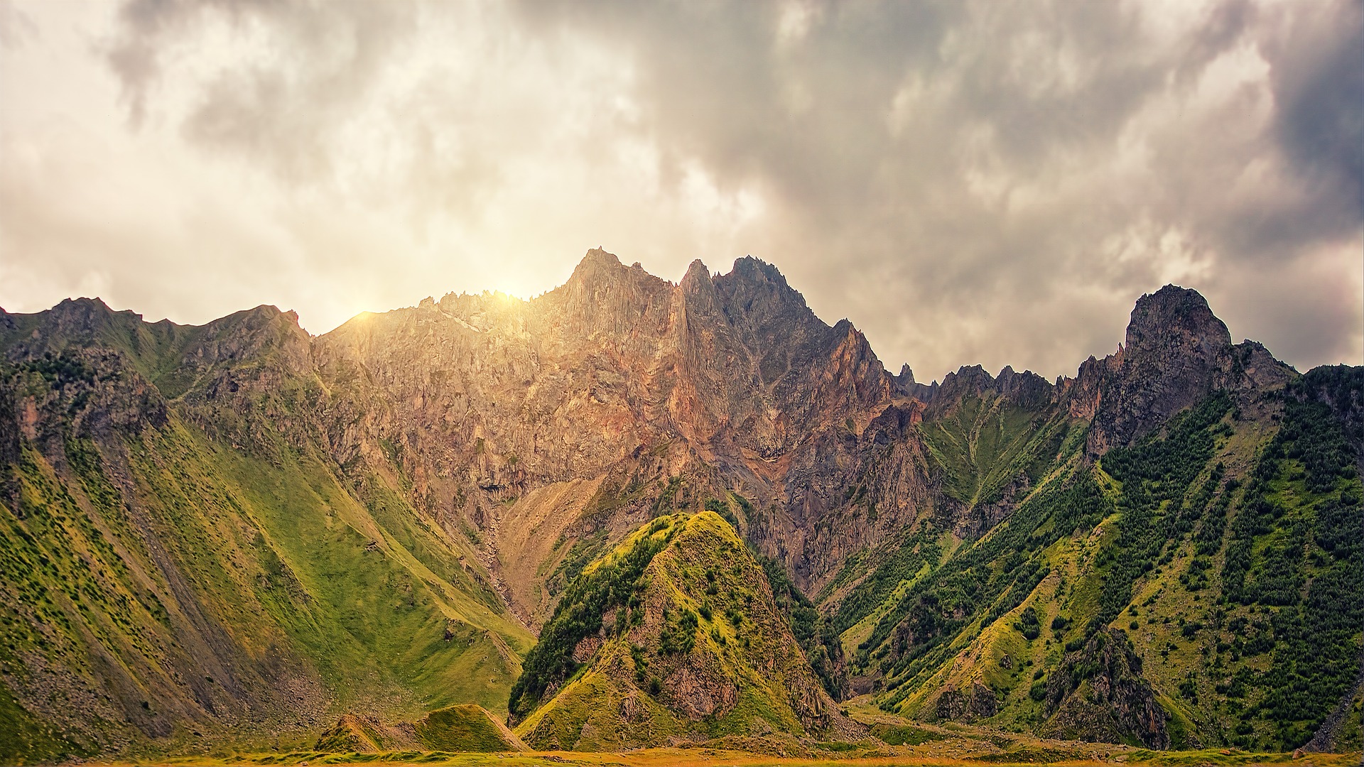 mountains-3627084_1920